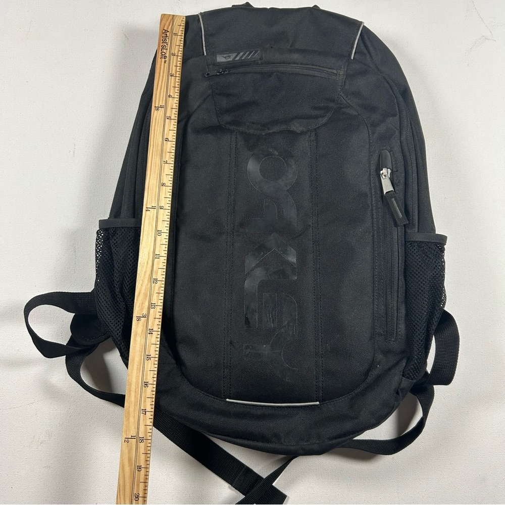 Oakley Backpack Enduro 3.0 20L Black Out Travel Commute School Work - Picture 2 of 10